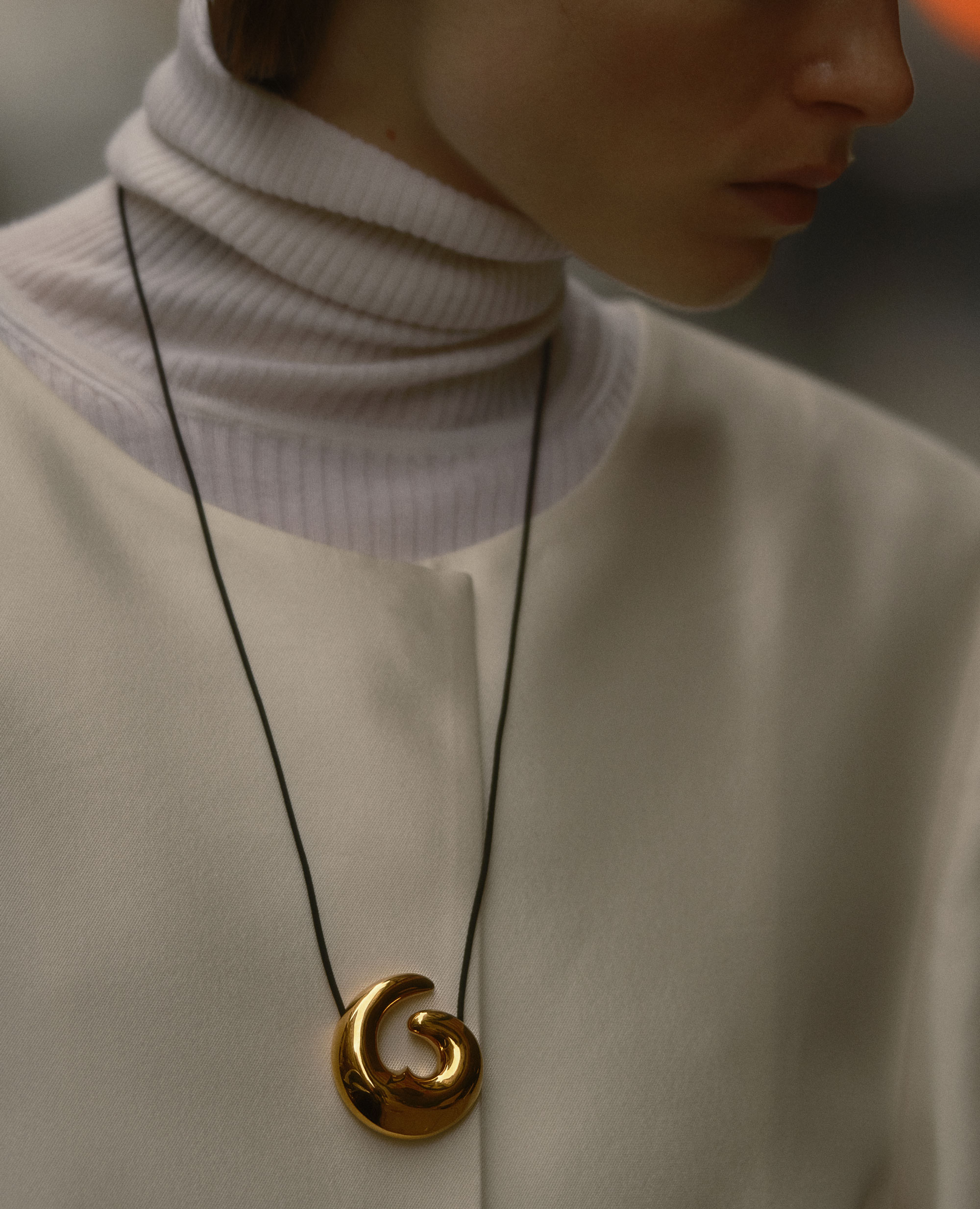Large nadia pendant