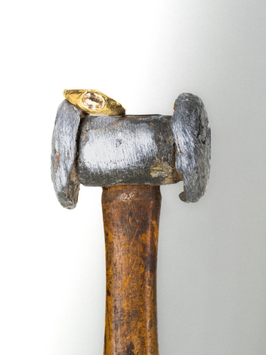 Chevalière saphir blanc