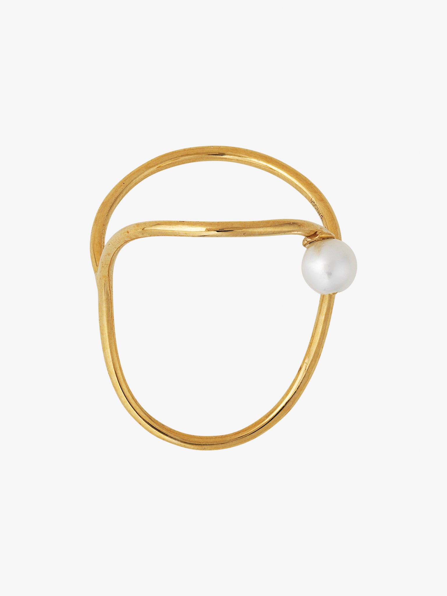 Oval perl ring by Anissa Kermiche Finematter