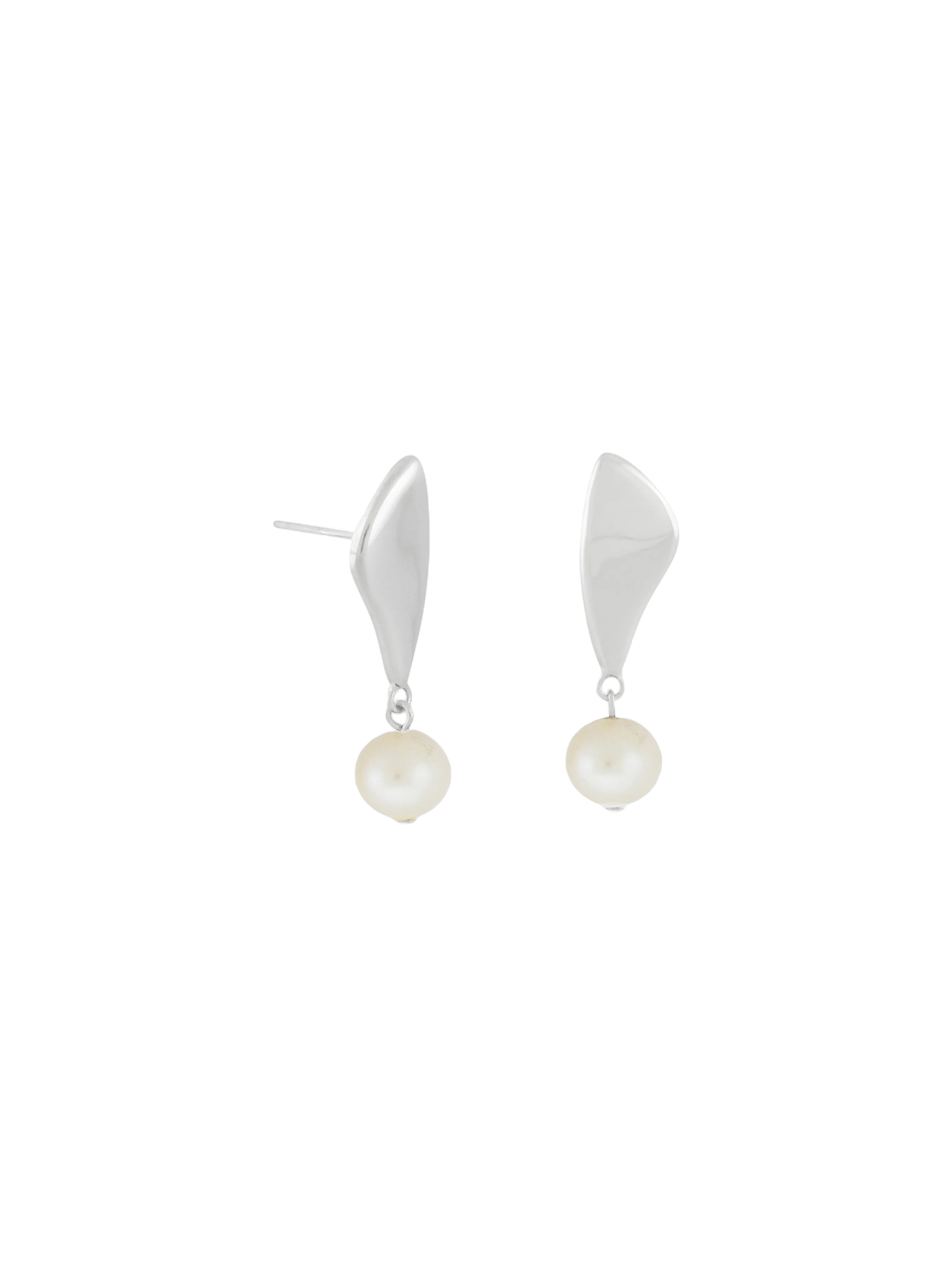 Petal pearl earrings