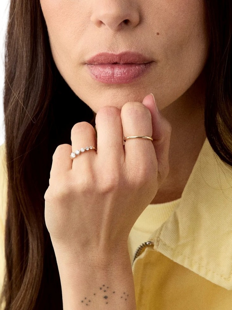 Shuga lab-grown diamond graduated ring