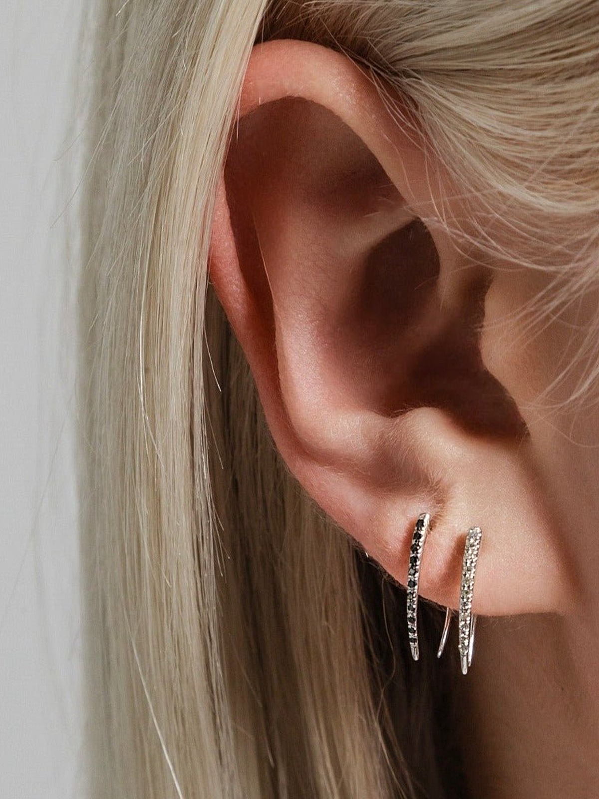 Classic Infinite Tusk Earring with Black Pavé Diamonds