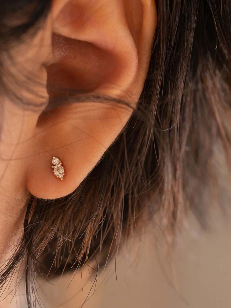 Diamond Corona Stud (Single)