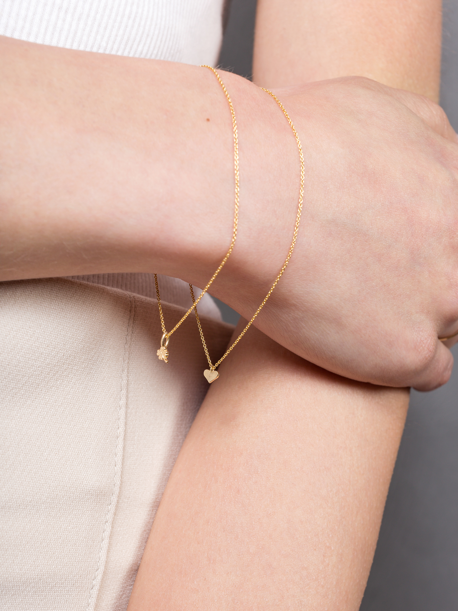 Gold petite bracelet