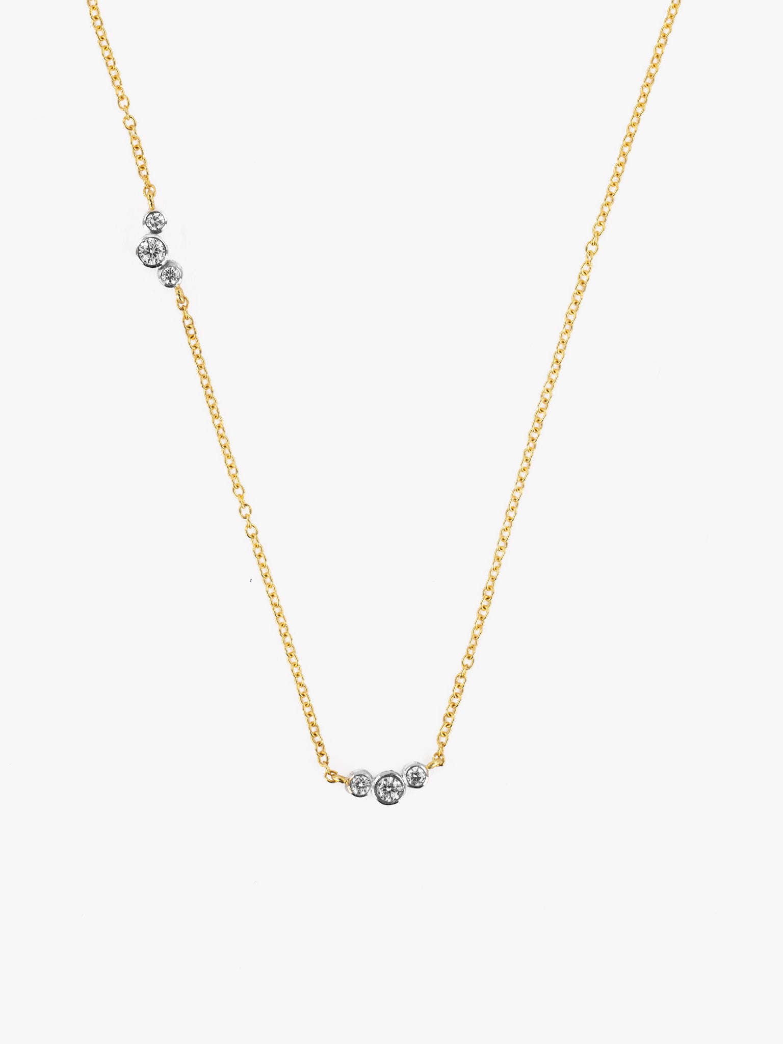 Scattered diamond necklace