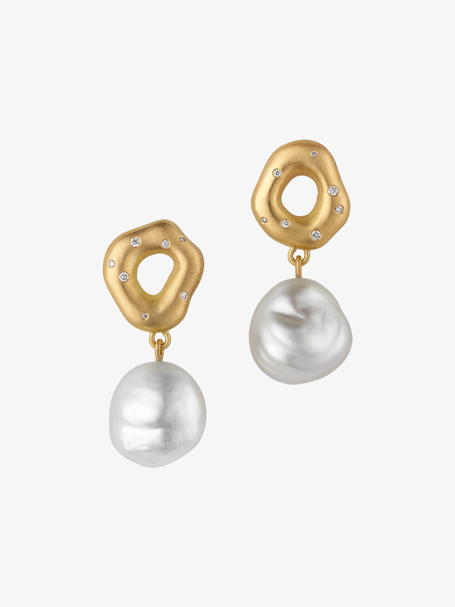 Pearl in orbit earrings