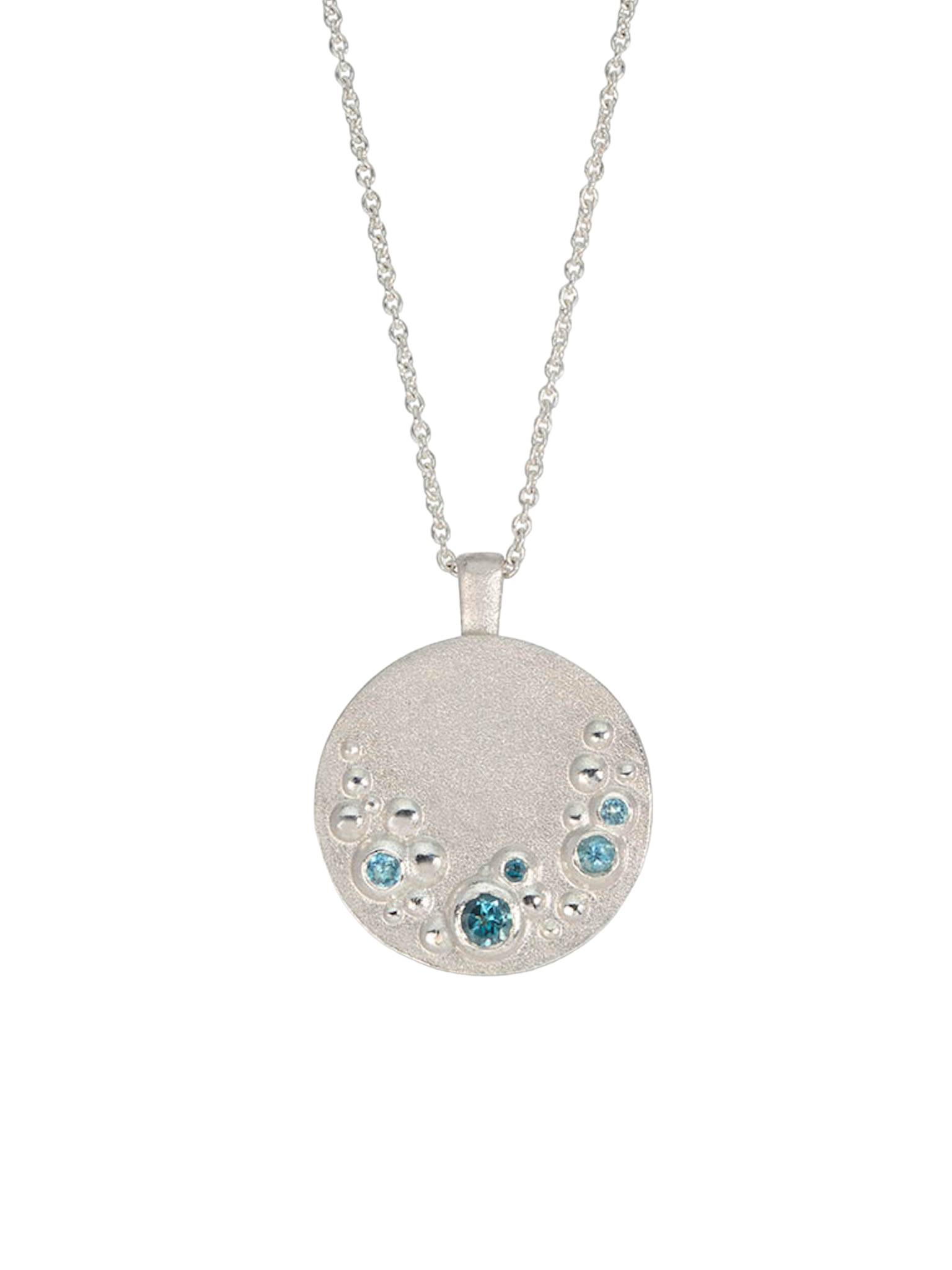 Decorio large round pendant with blue sapphires