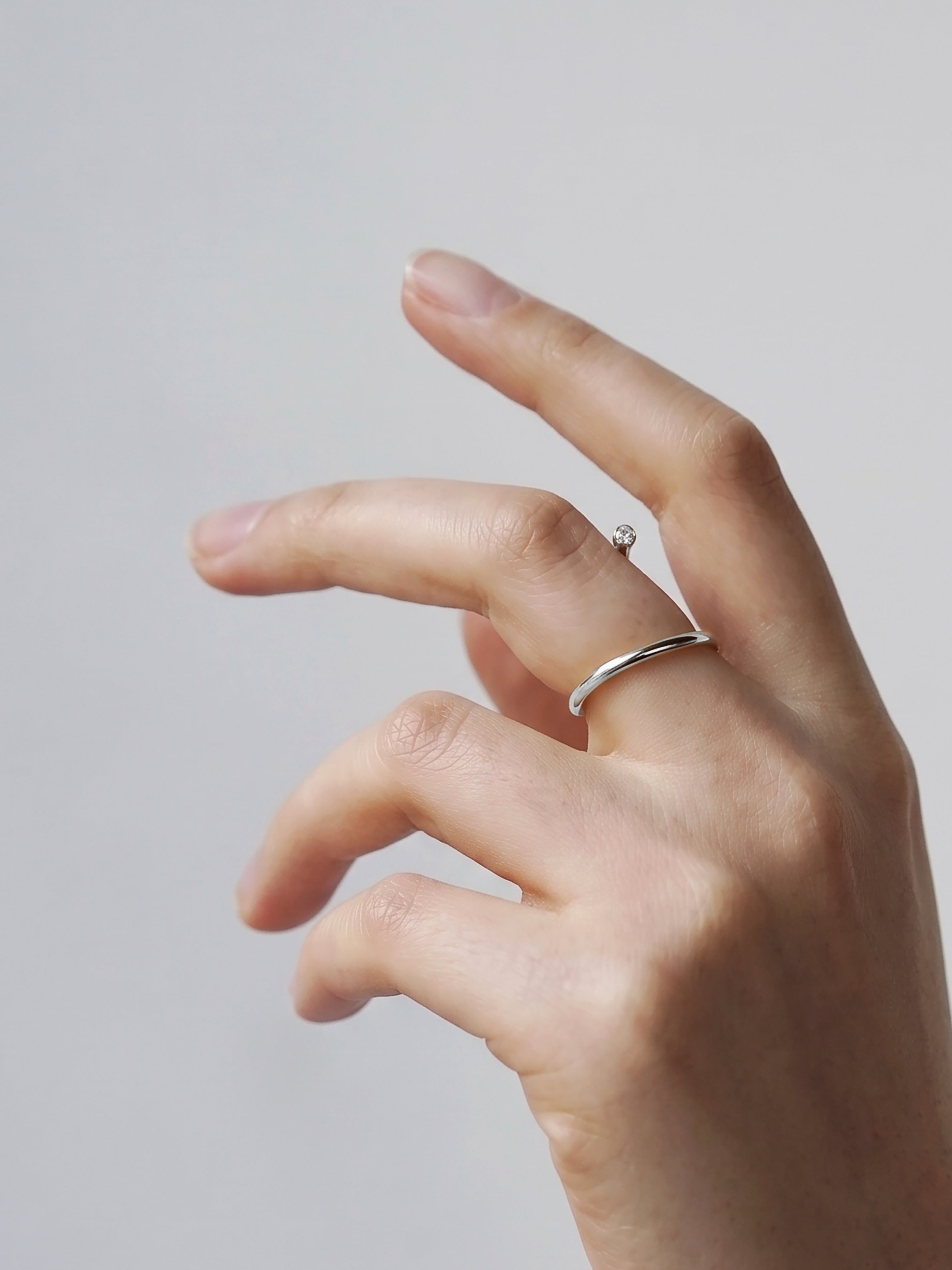 Silver Crescendo Pin Ring