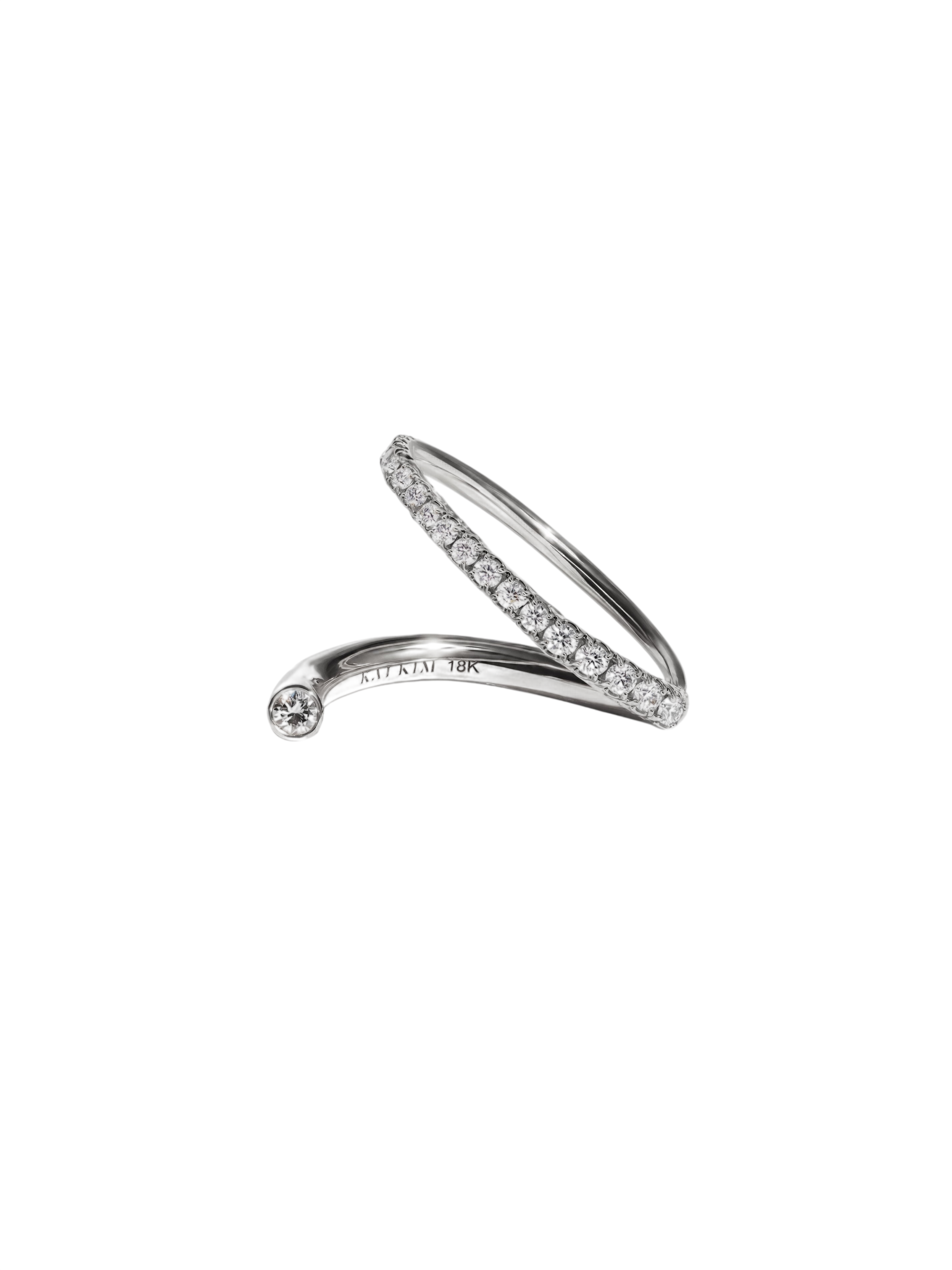 Silver Crescendo Flare Ring photo