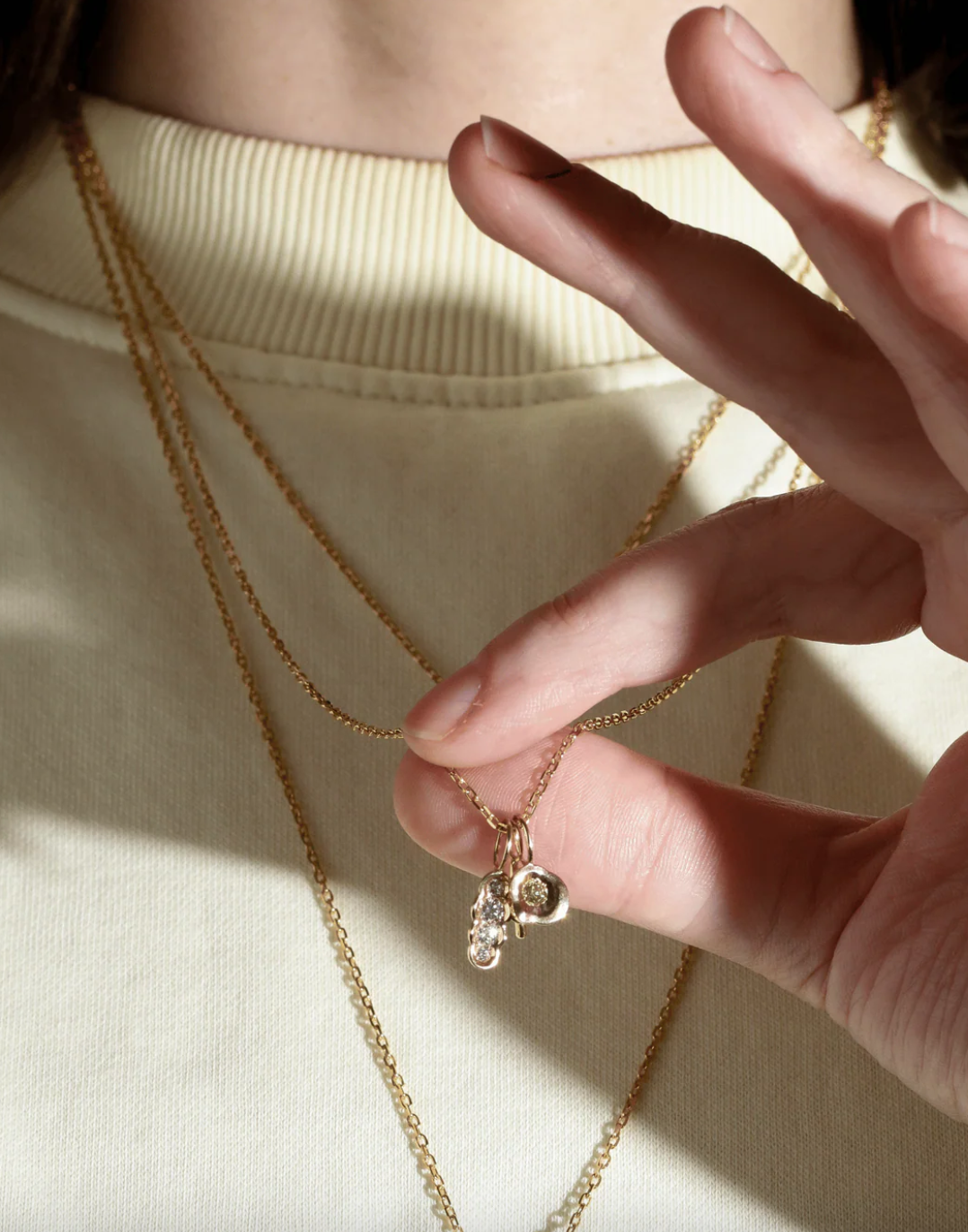 White diamond north-south Obi no.4 pendant
