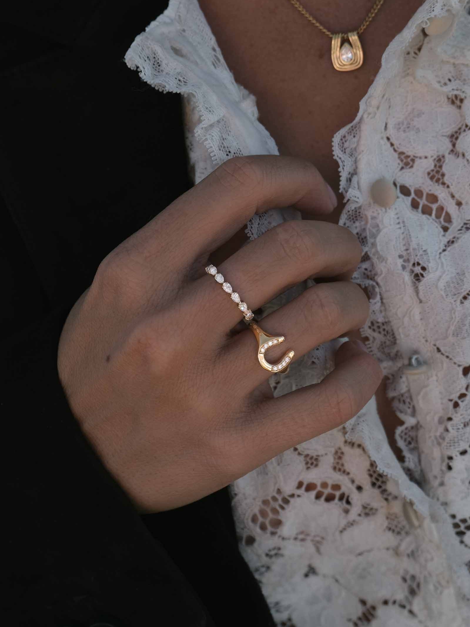 Horseshoe Signet Ring Diamond