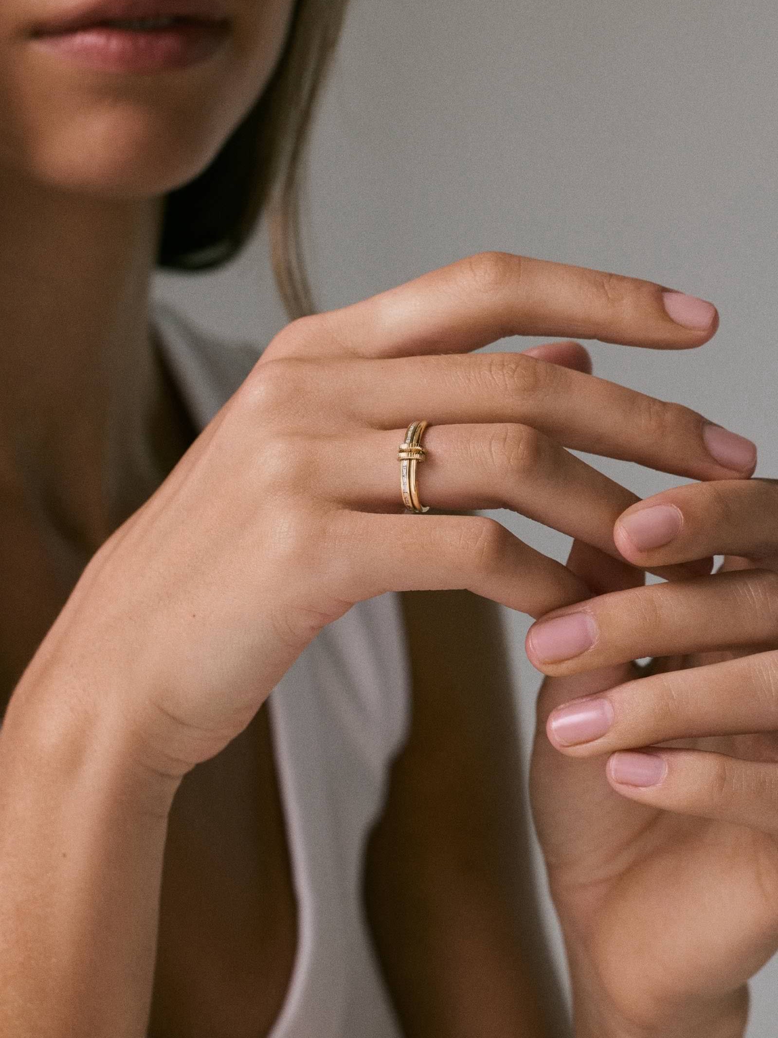 Donna Linked Baguette Band Ring
