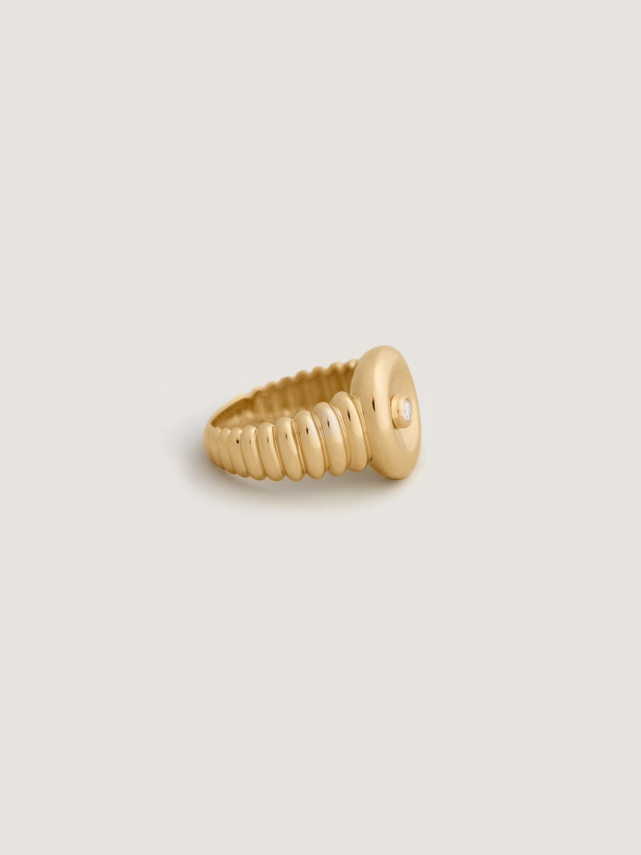 Osla Oval Signet Ring Diamond