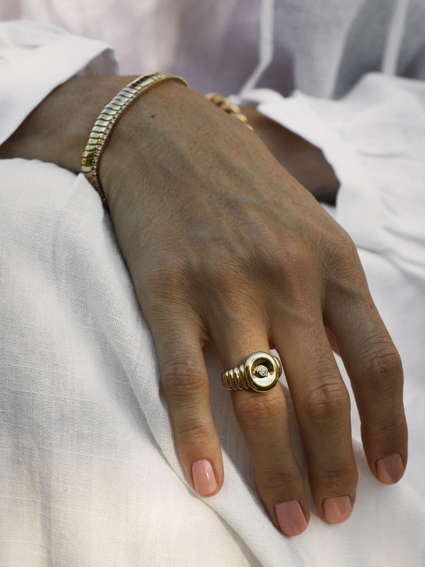 Osla Oval Signet Ring Diamond