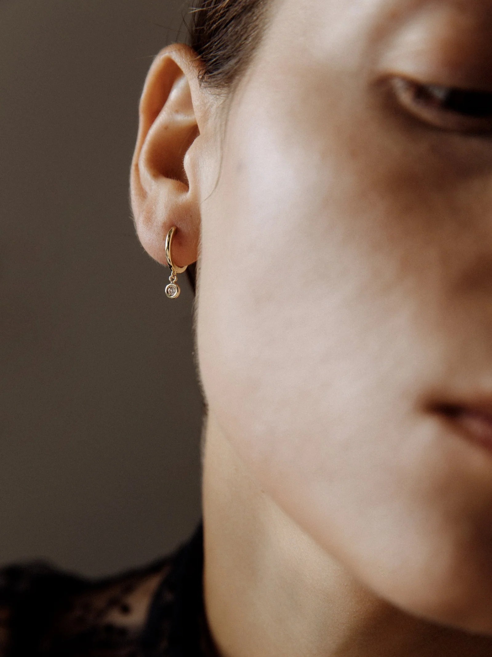 Kara Huggie Earrings Diamond