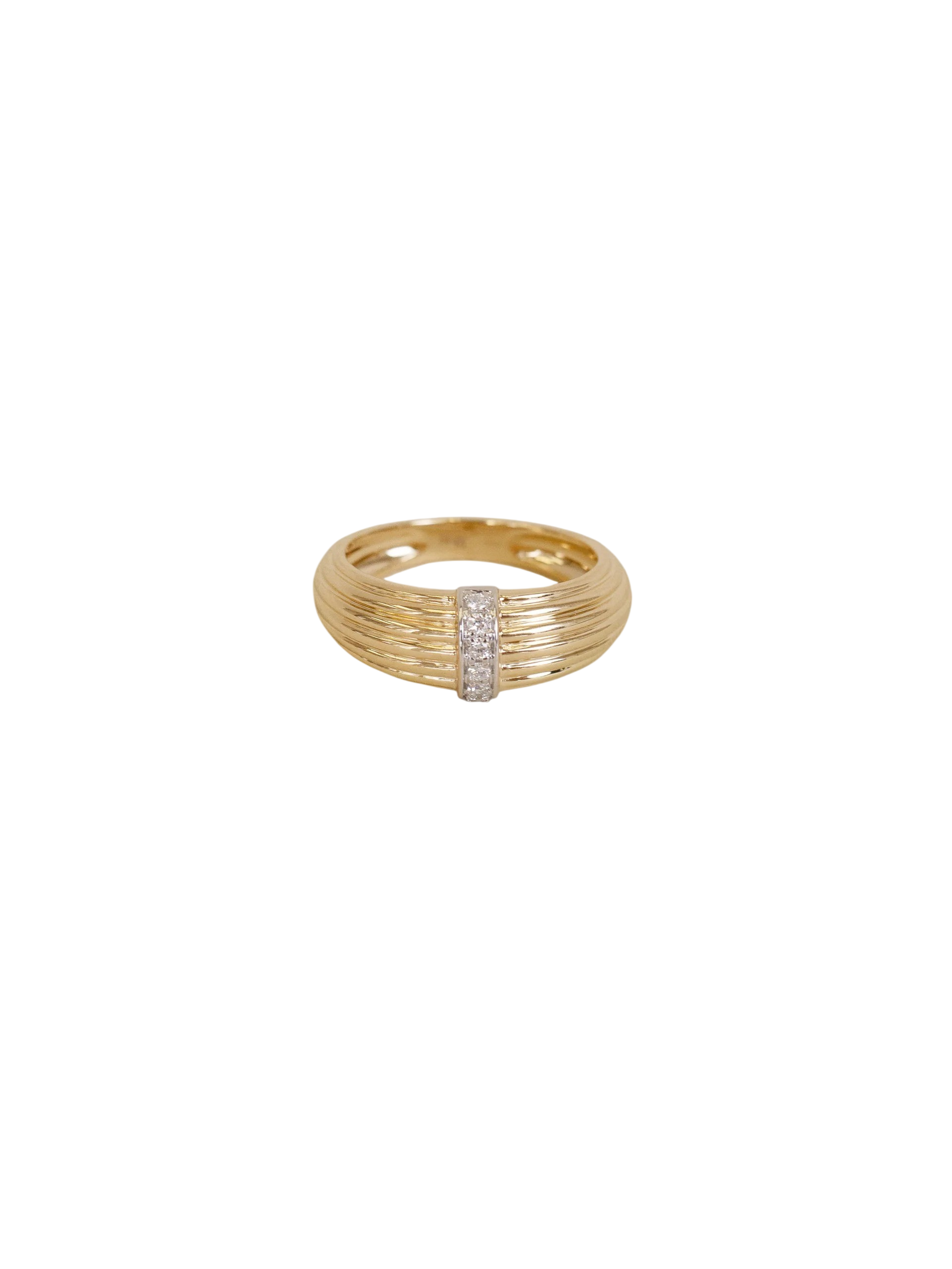 Pavé Ribbed Dome Ring Diamond