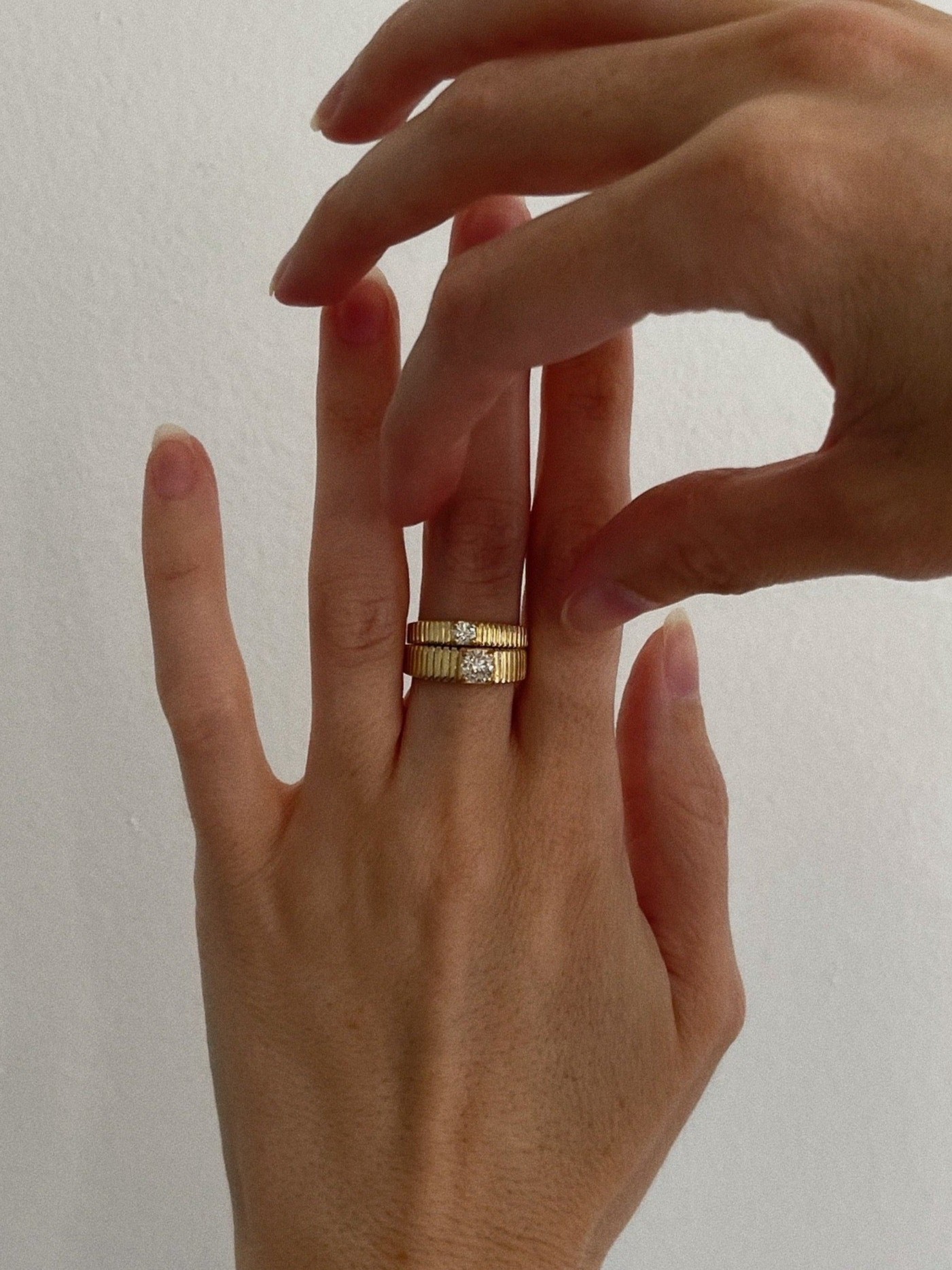 Petite Classic Solis Ribbed Ring Diamond