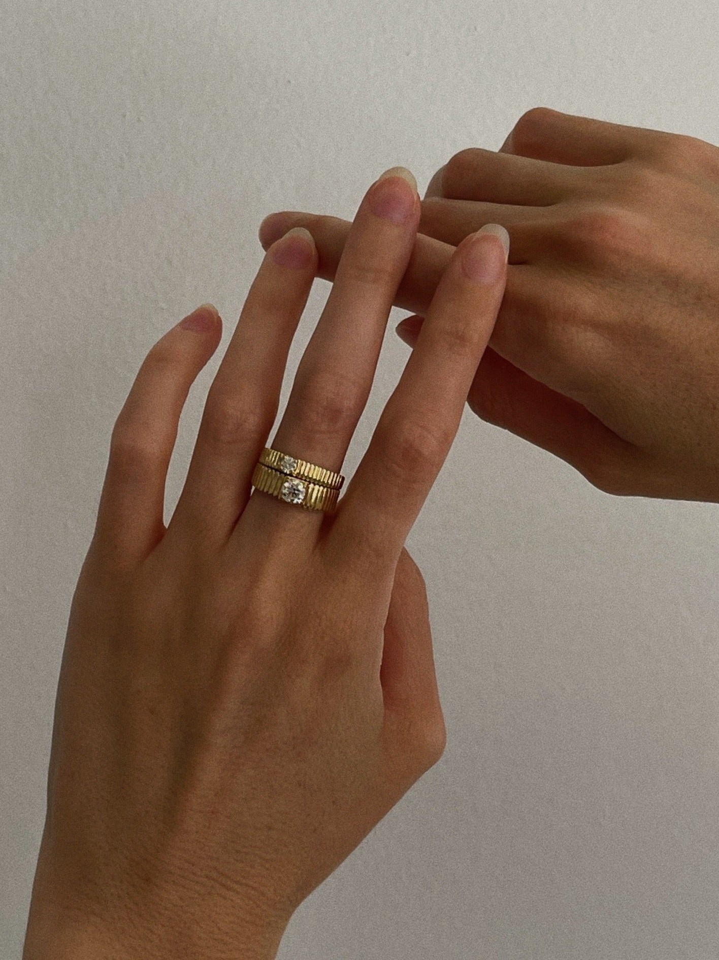 Petite Classic Solis Ribbed Ring Diamond