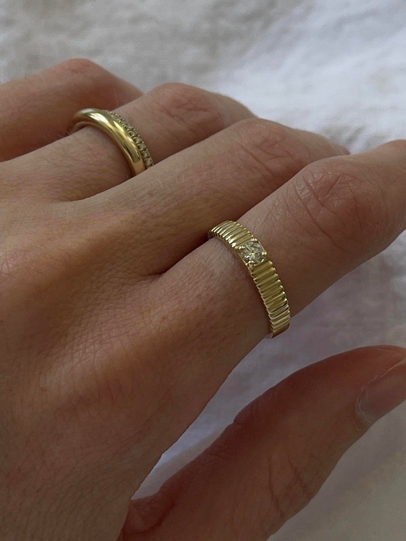 Petite Classic Solis Ribbed Ring Diamond