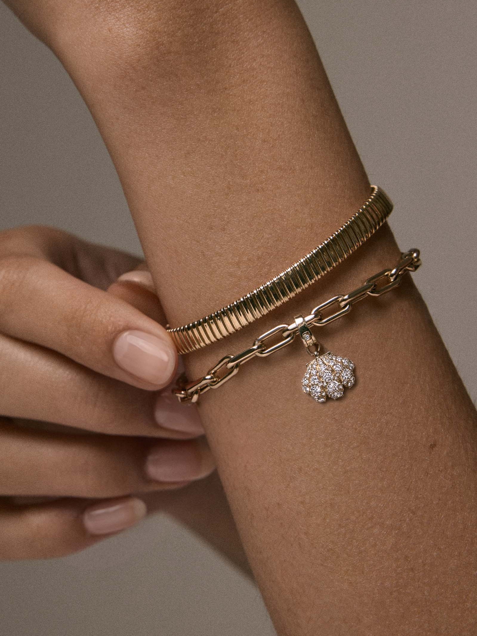 Pavé Diamond Shell Charm Bracelet