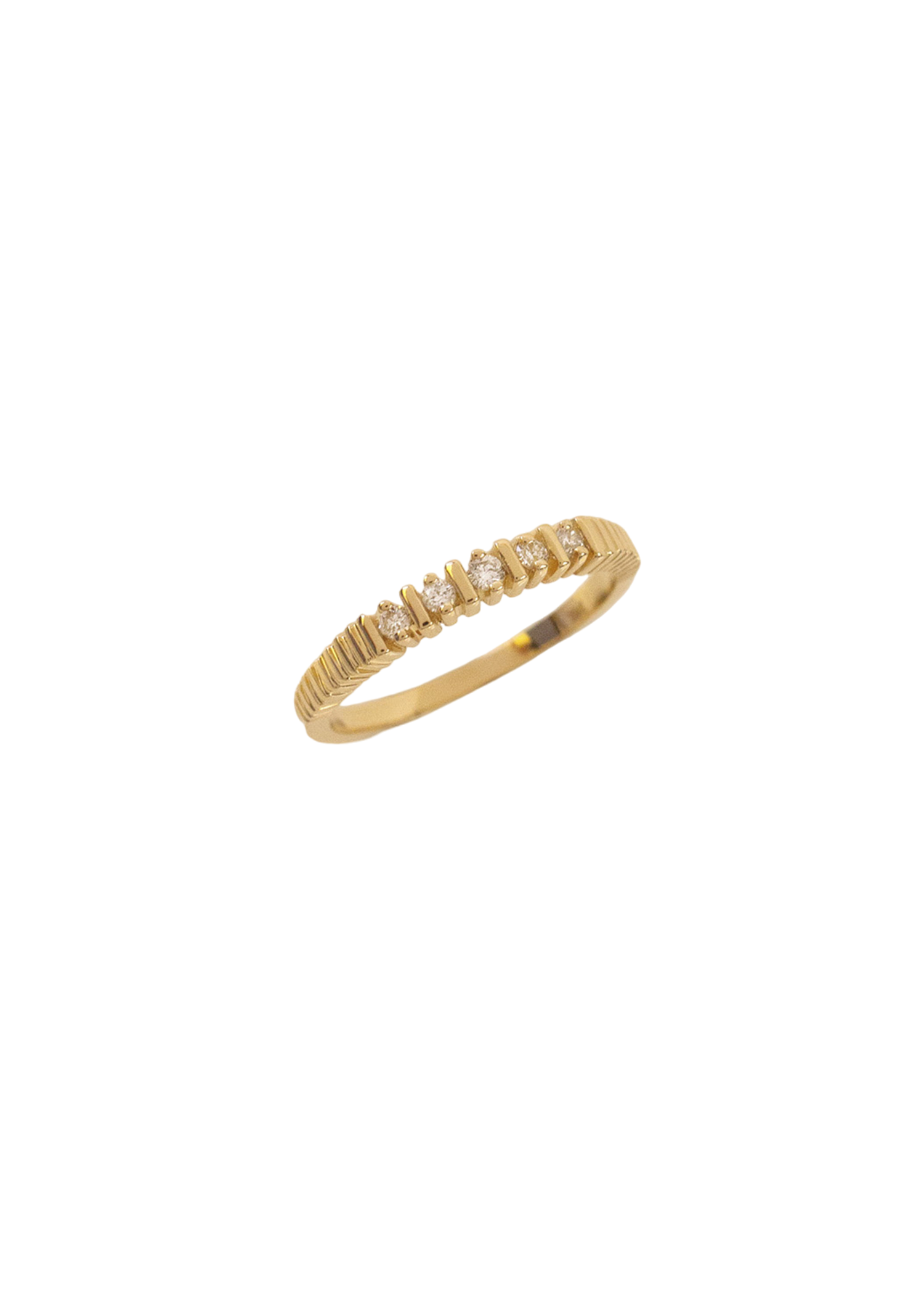 Solis ribbed five diamond ring