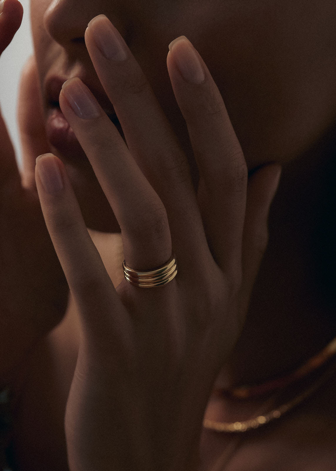 Françoise layered ellipse hollow ring