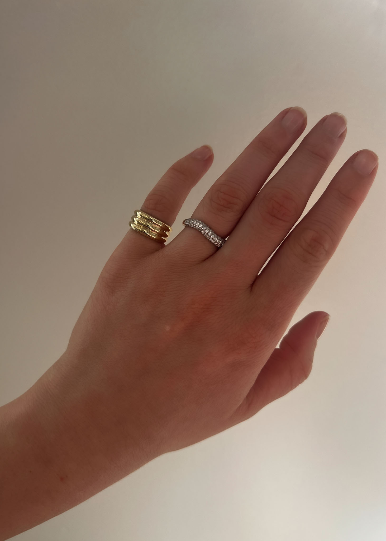 Pavé wave ring diamond