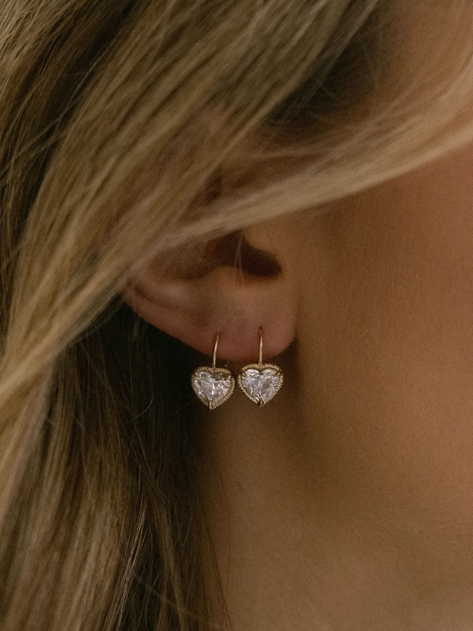 Solis Ribbed Heart Diamond Earrings