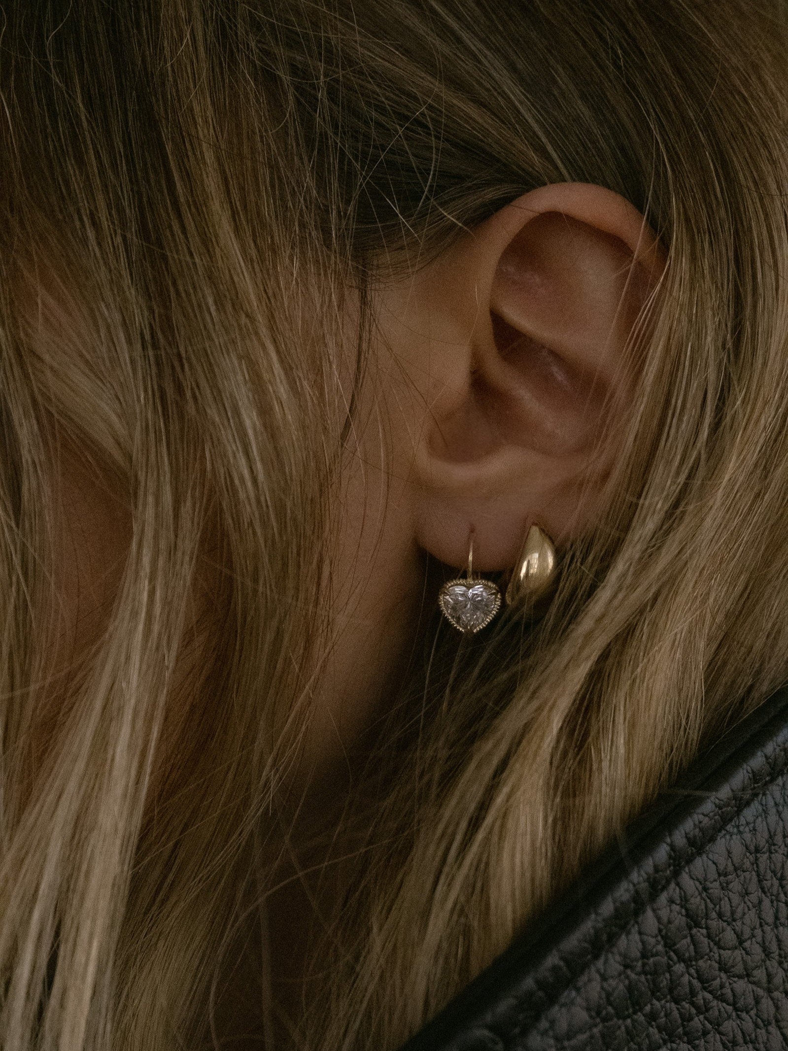 Solis Ribbed Heart Diamond Earrings