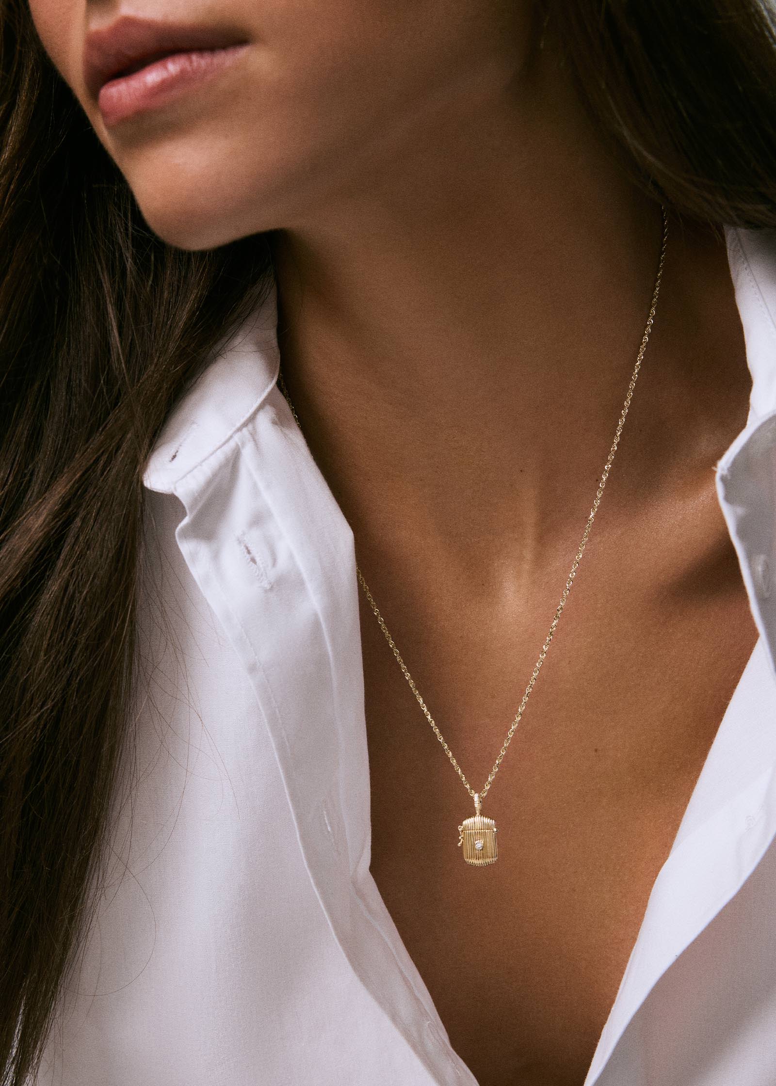 Relic Ribbed Locket Necklace Diamond