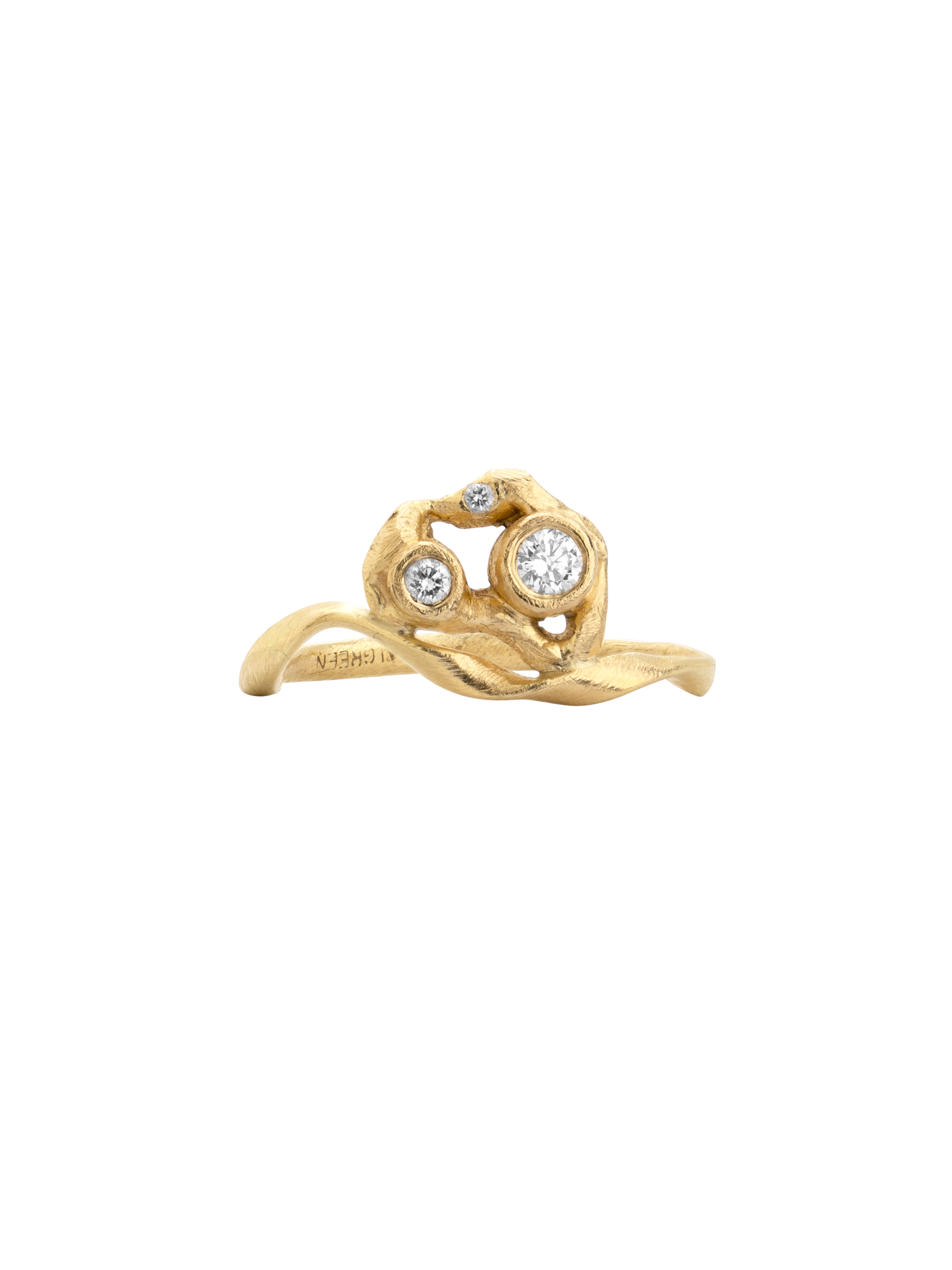 Flair ring with 3 Australian diamonds