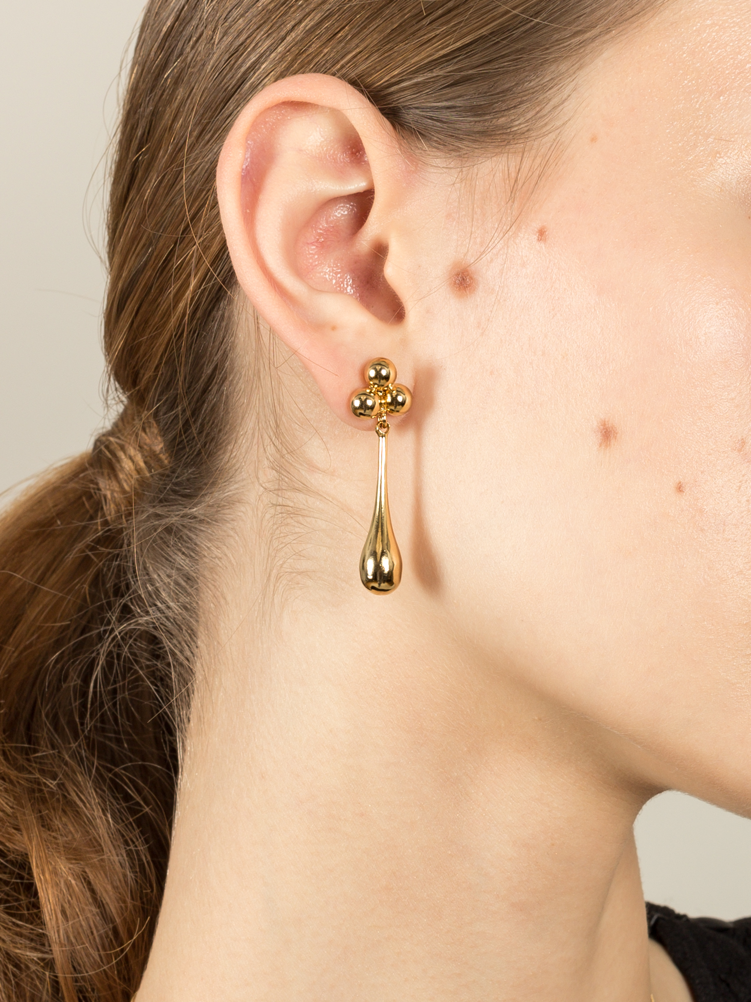 Pendal drop earrings photo
