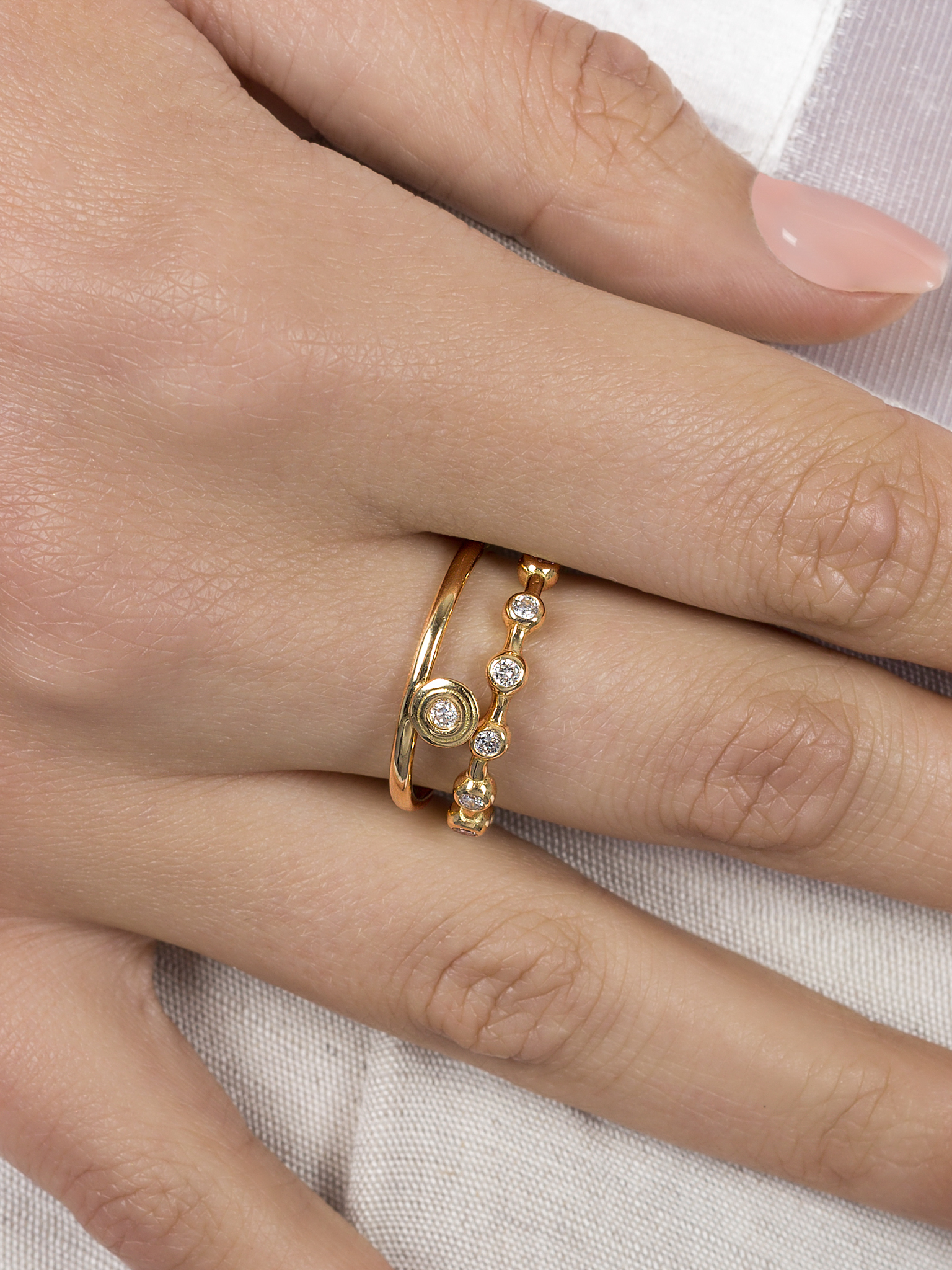 Cosmic infinity ring