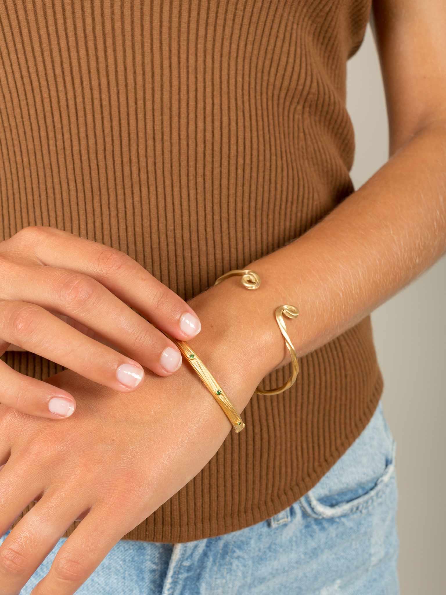 Mayor bracelet with emeralds