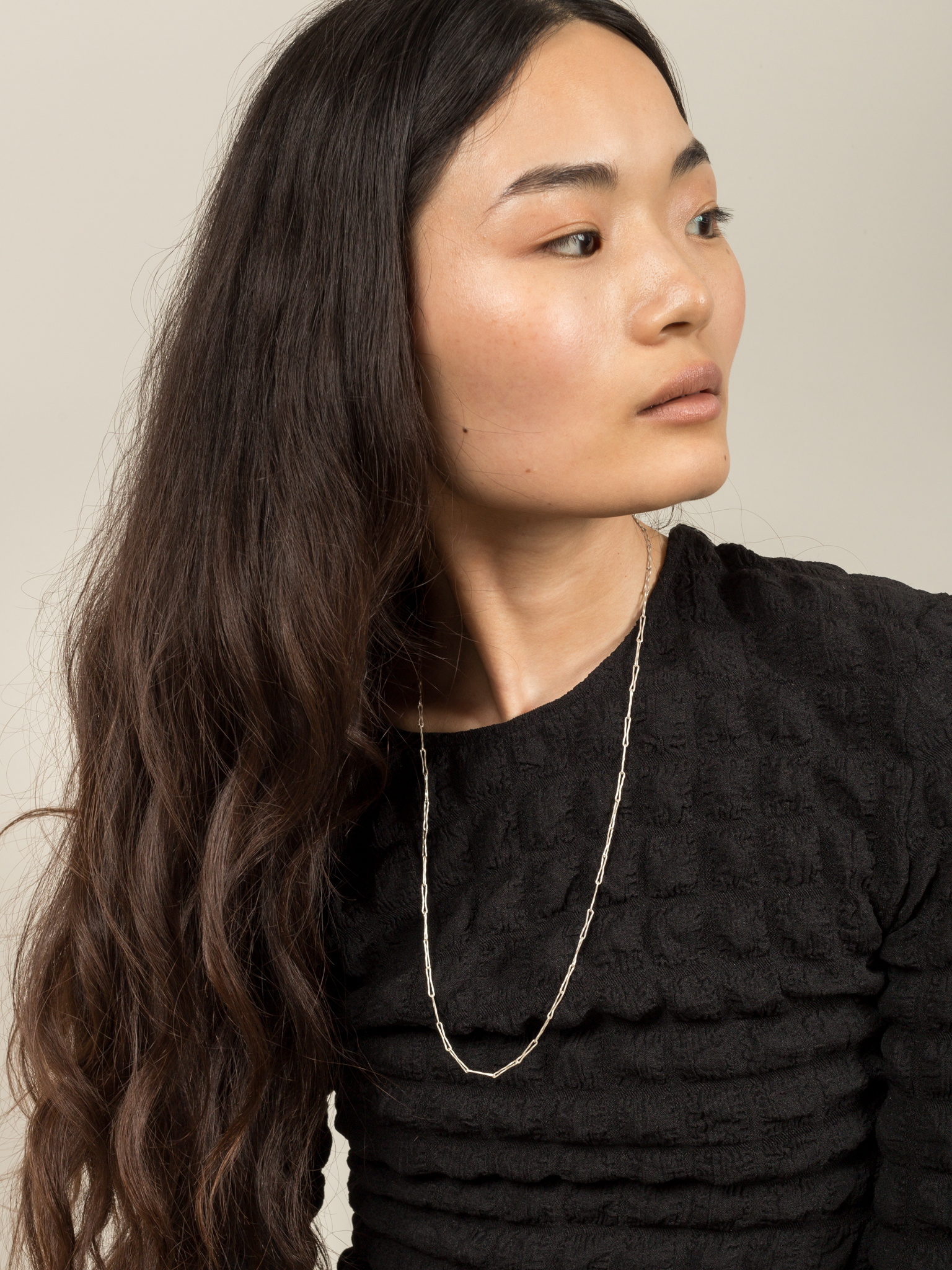 Thin flow necklace