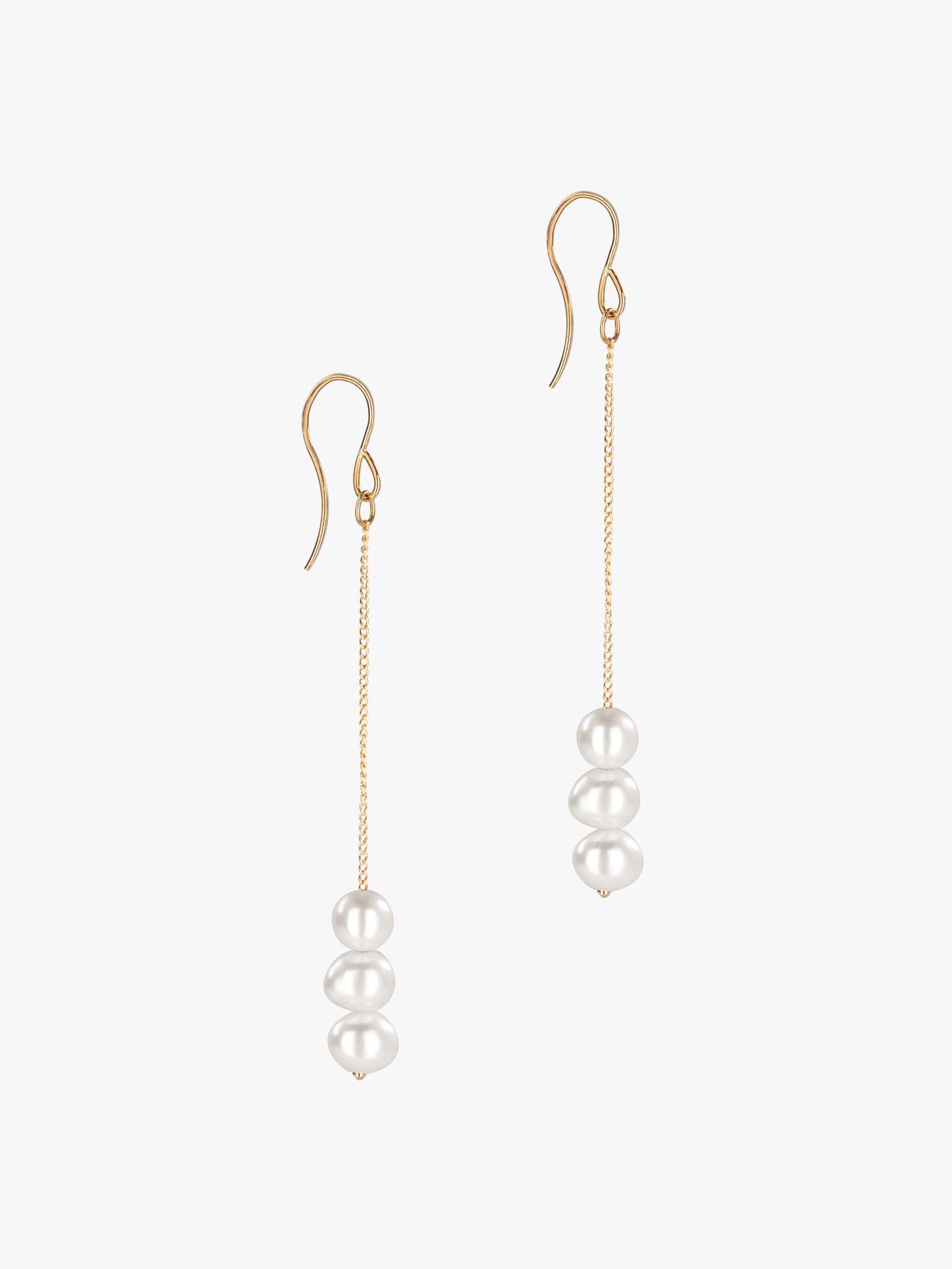 Chain drop earrings with pearls