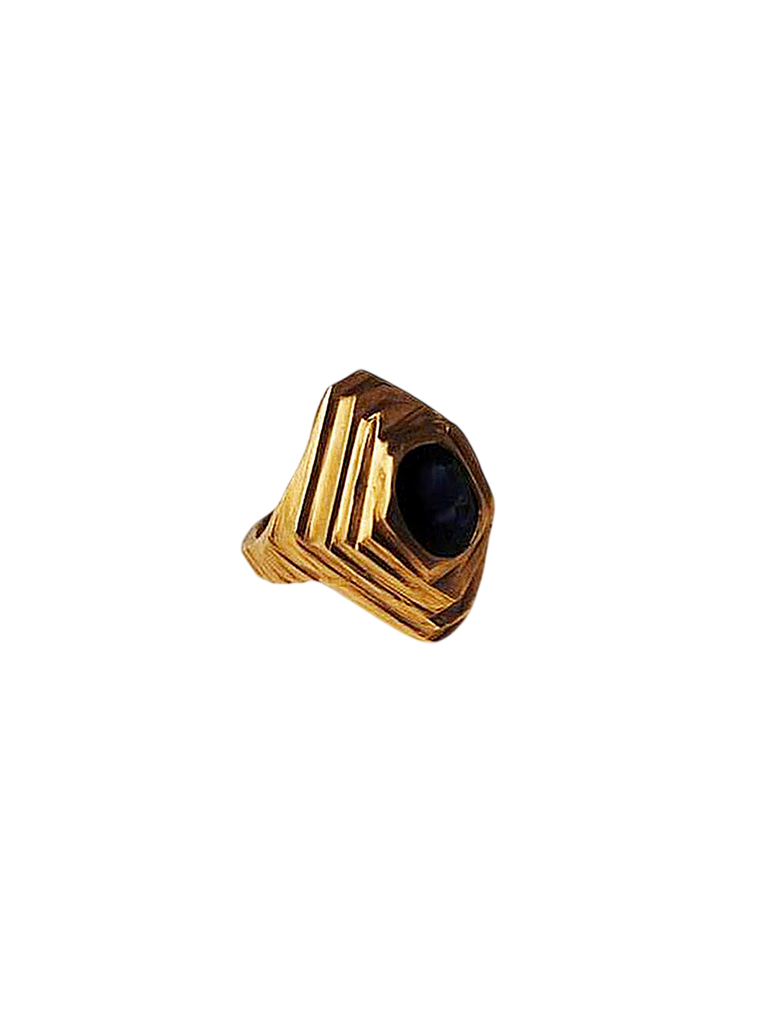 Ziggurat ring 22 ct gold with dark blue sapphire