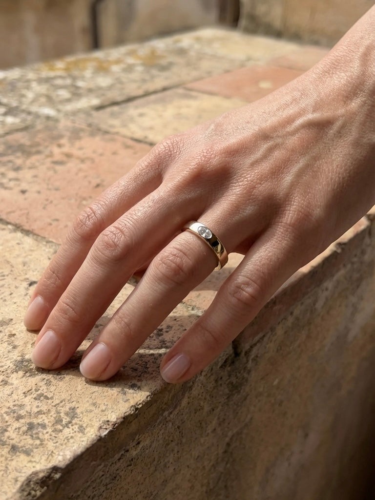 Diamond inlay band