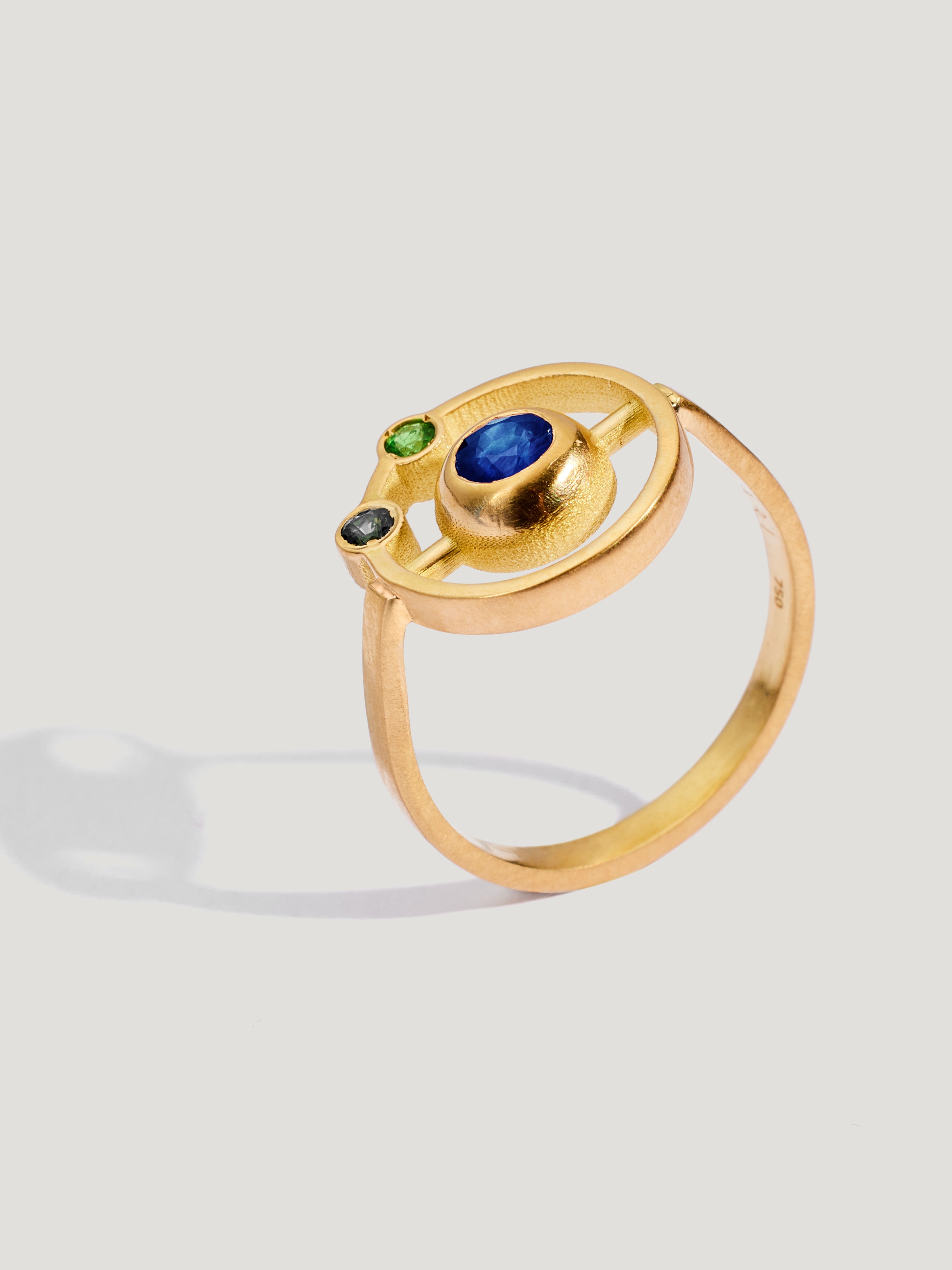 Cronus ring in blue sapphire