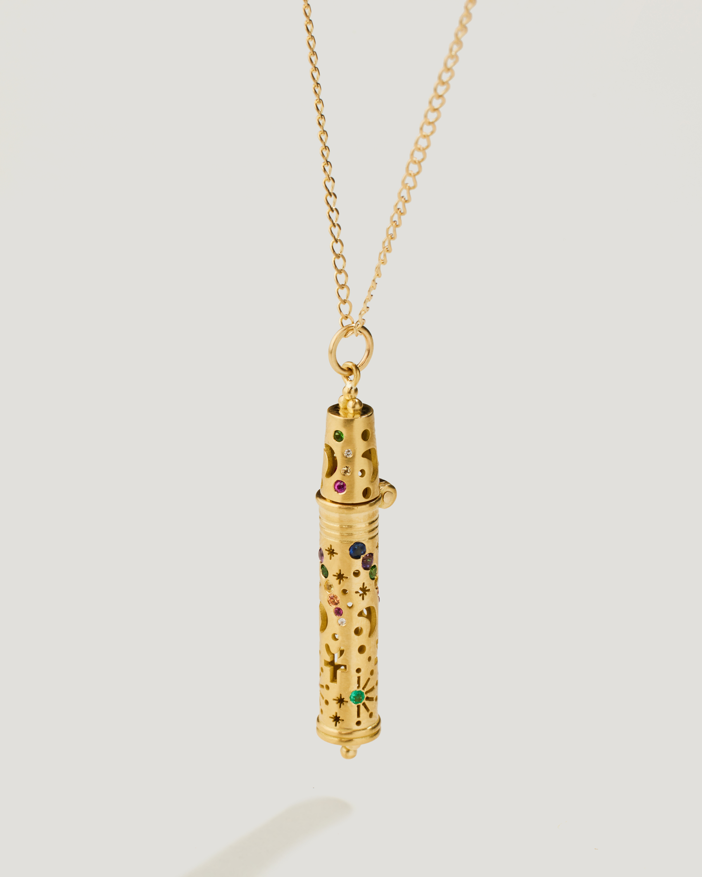 Locket of sa in colour