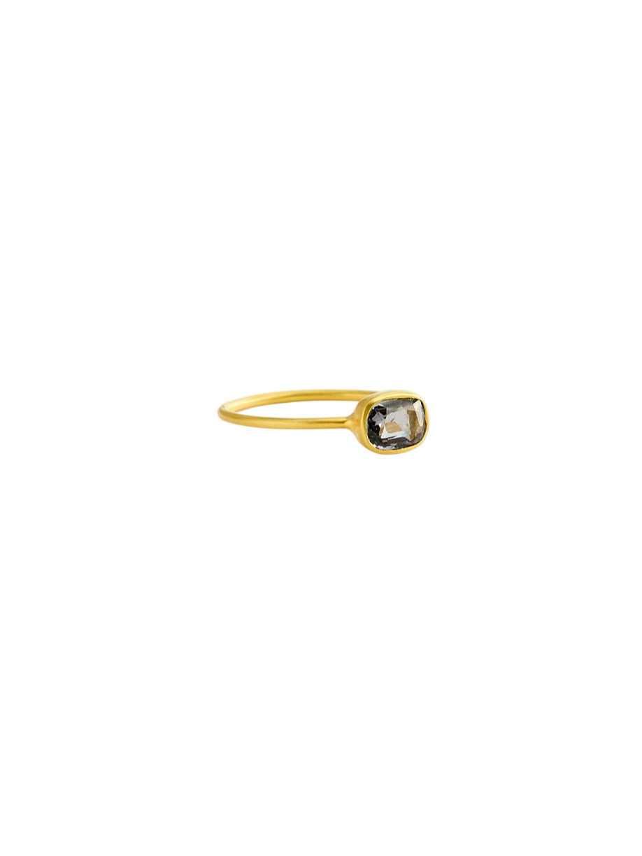 18kt Gold The Middle Path Dark Grey Spinel Cup Ring