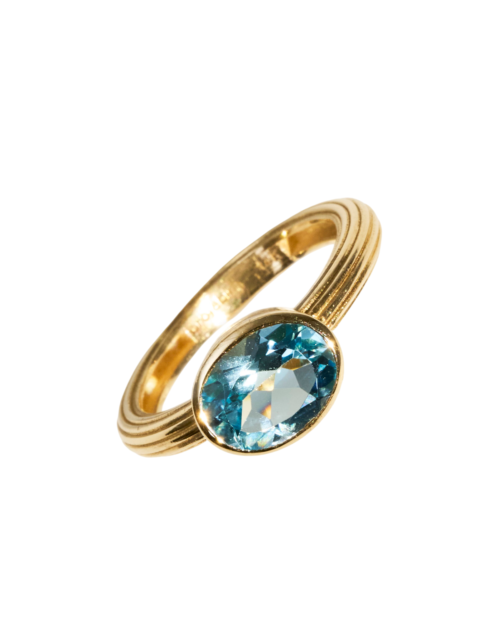 Basic oval blue topaz ring
