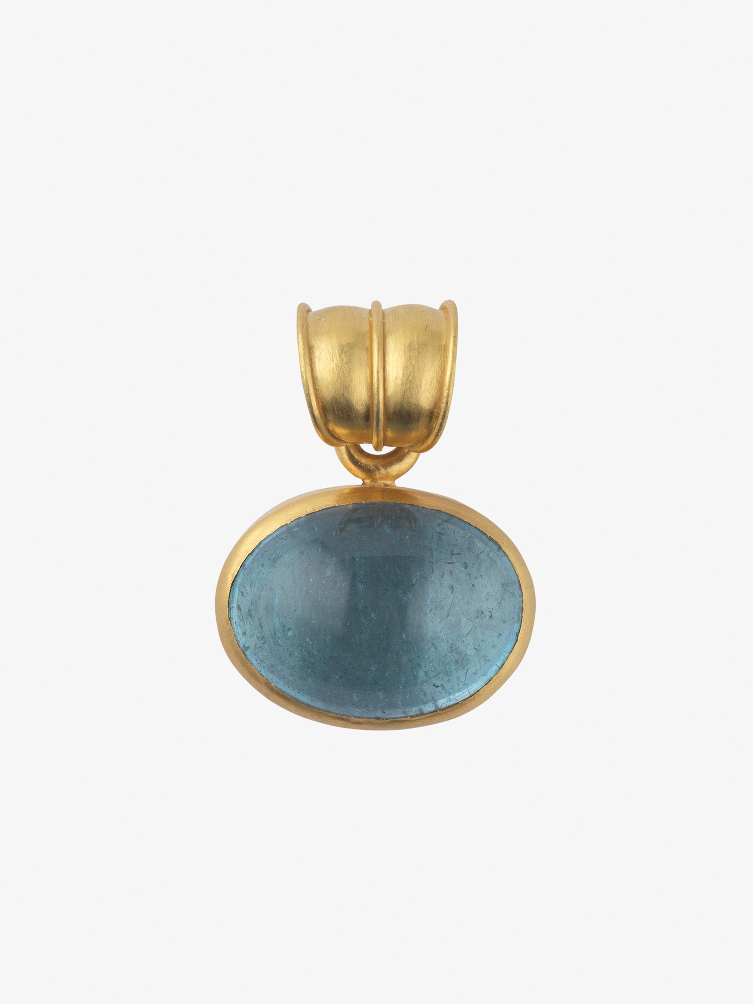 Aquamarine oval pendant