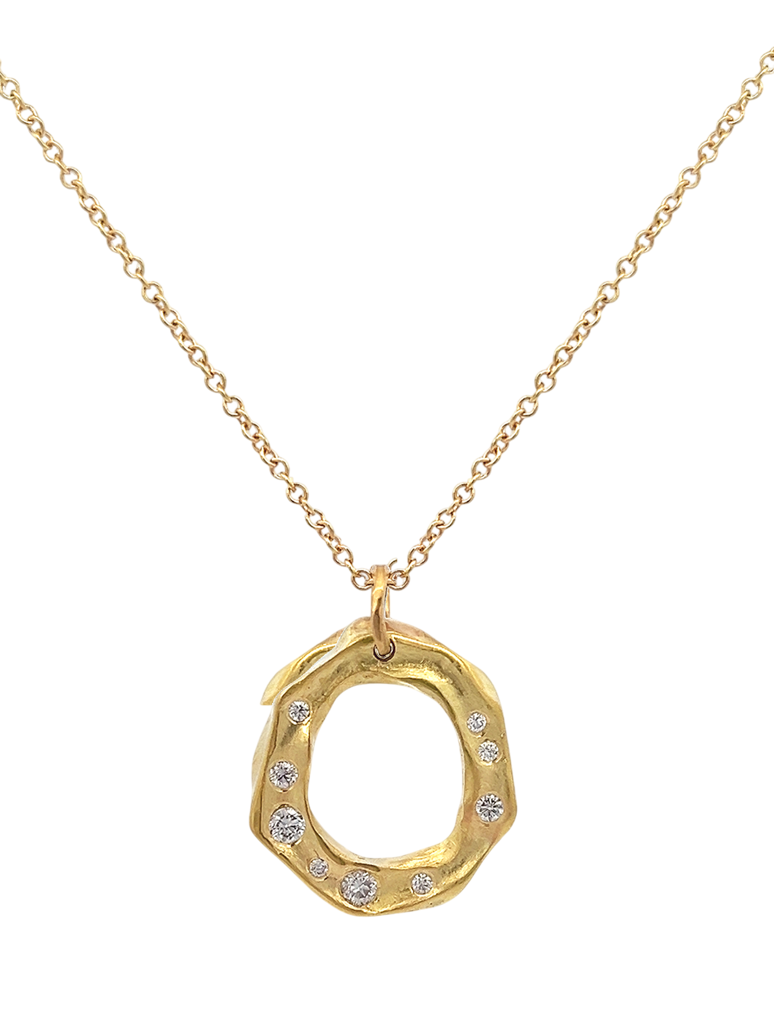 Oval necklace w. diamonds