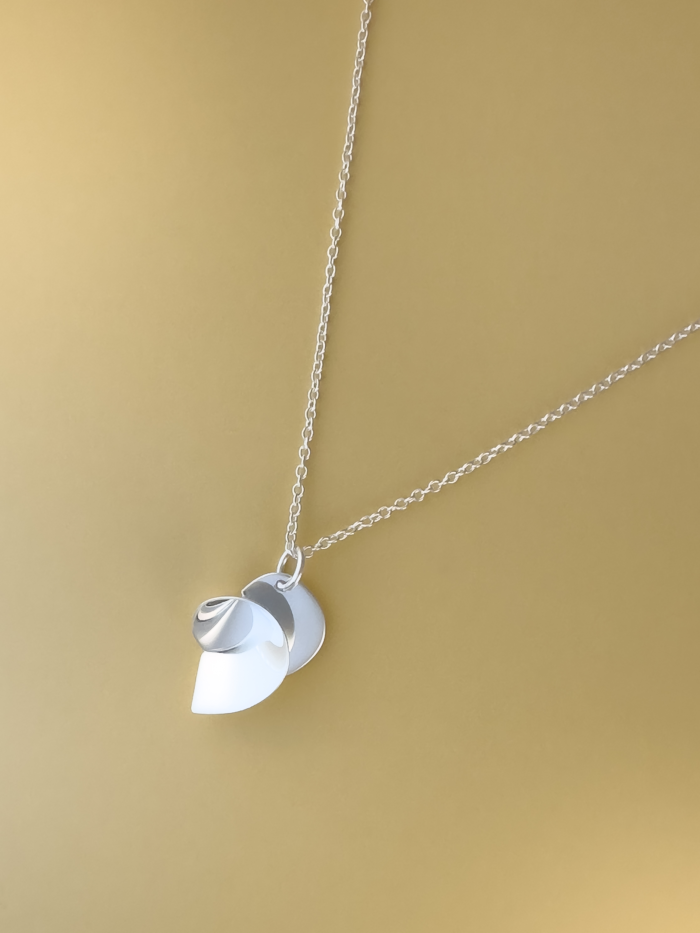 Coil small pendant in silver