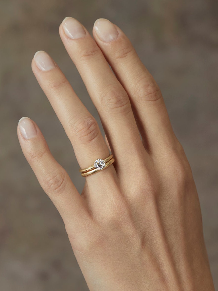 5.6mm White Diamond Blooming Ring