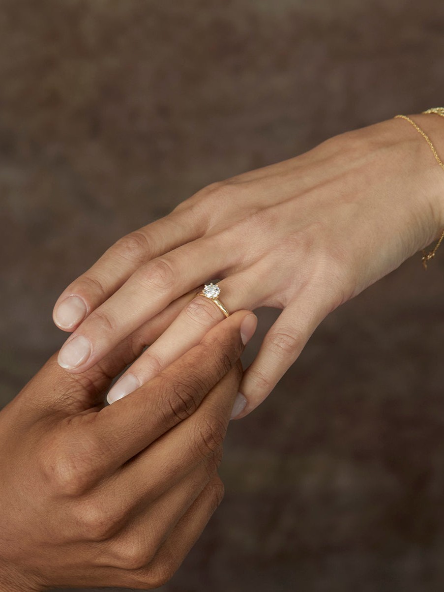 6.3mm White Diamond Blooming Ring