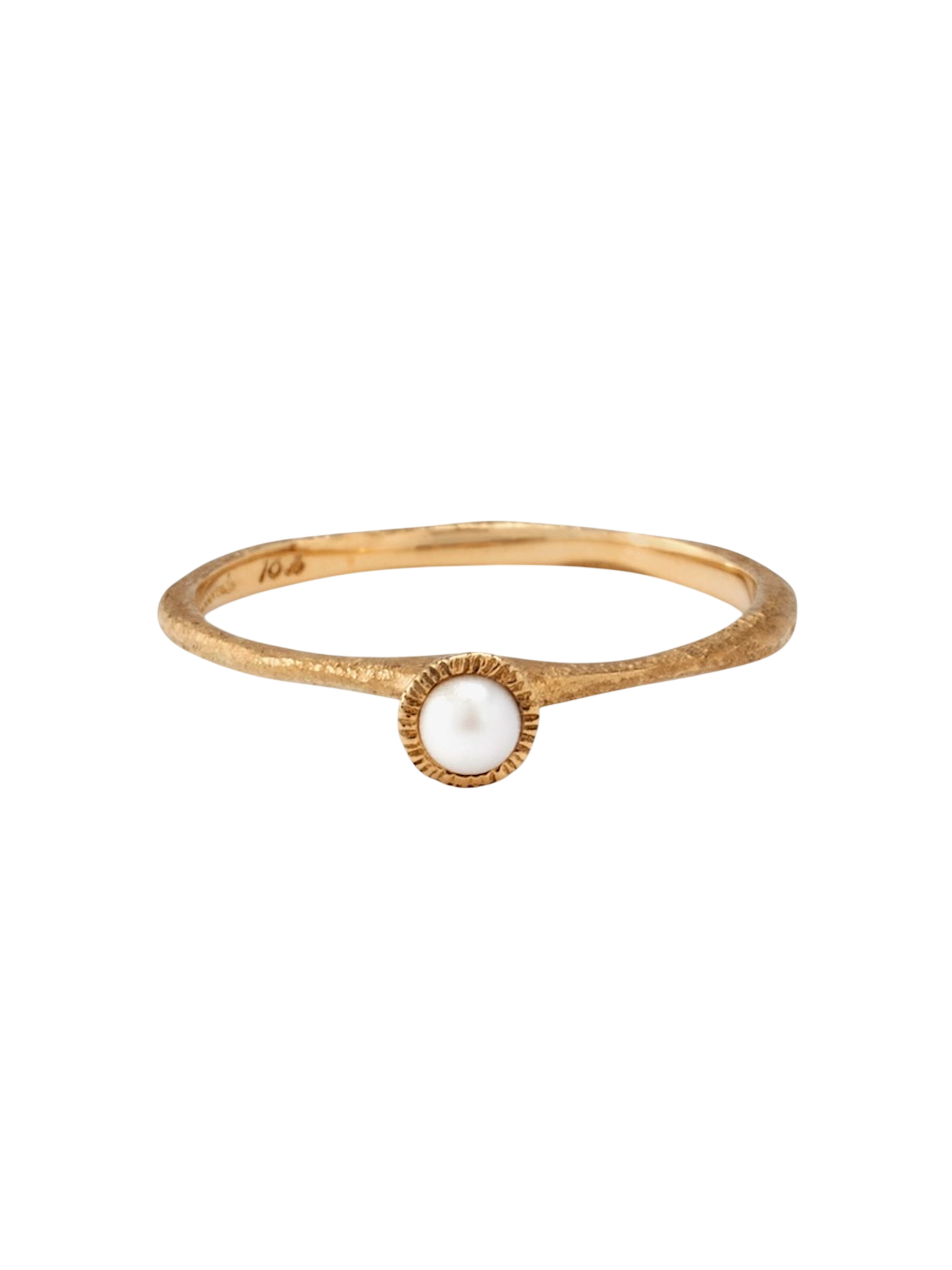 Pearl raised circle solitaire ring