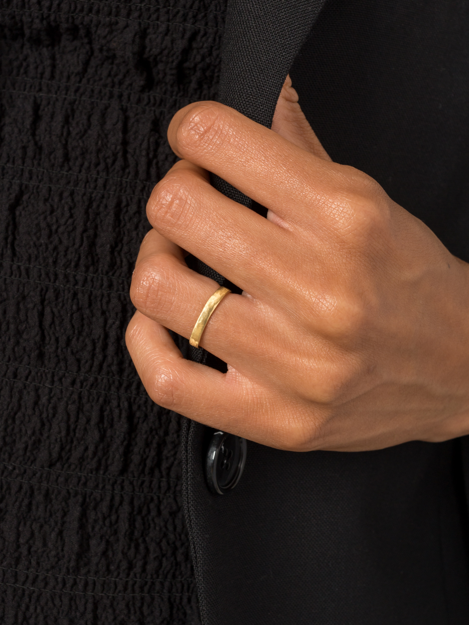 2.8mm hammered texture band