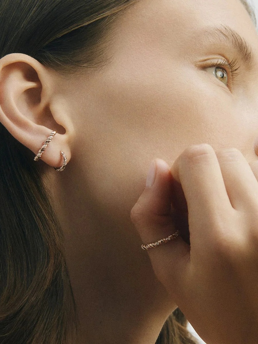 Boucle unique Twist Or et diamants